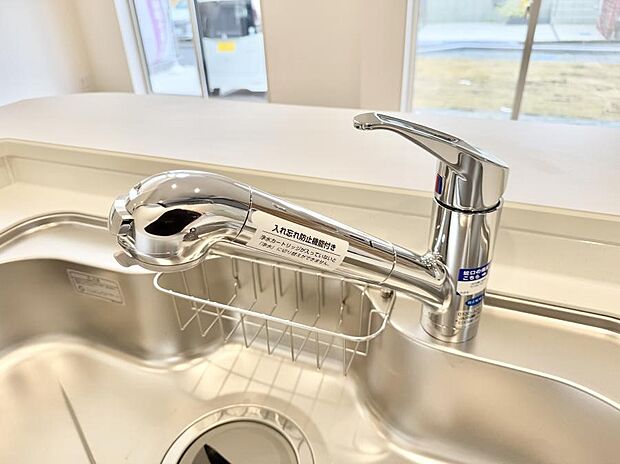 【浄水器】■清潔でおいしい水を手軽に供給してくれます