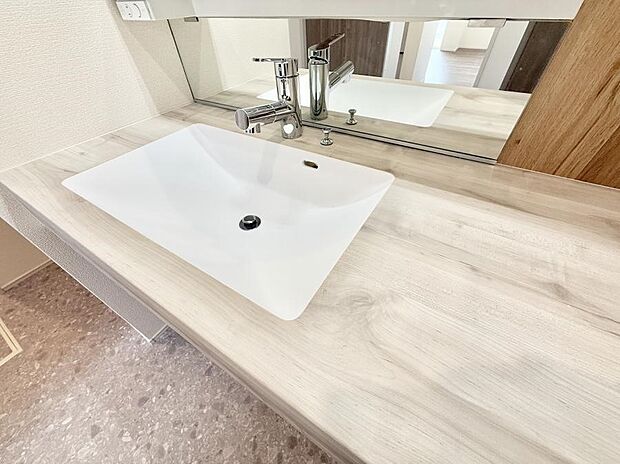 【ハンドシャワー付洗面台】■手洗いや顔を洗う時も快適に使える便利なシャワー