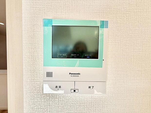 【TVモニター付インターフォン】■訪問者を確認できて安心感が増します