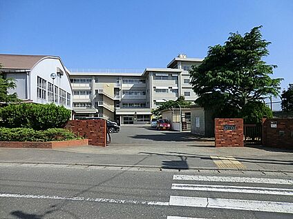 横須賀市立荻野小学校 640m(8分)