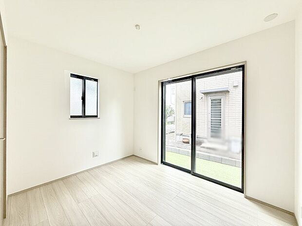 【洋室】■自分だけのスペース どんなお部屋にするかとっても楽しみですね