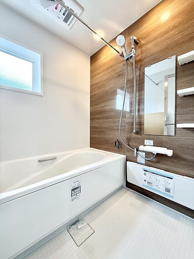 【浴室】■一日の疲れを癒す、心落ち着く空間です