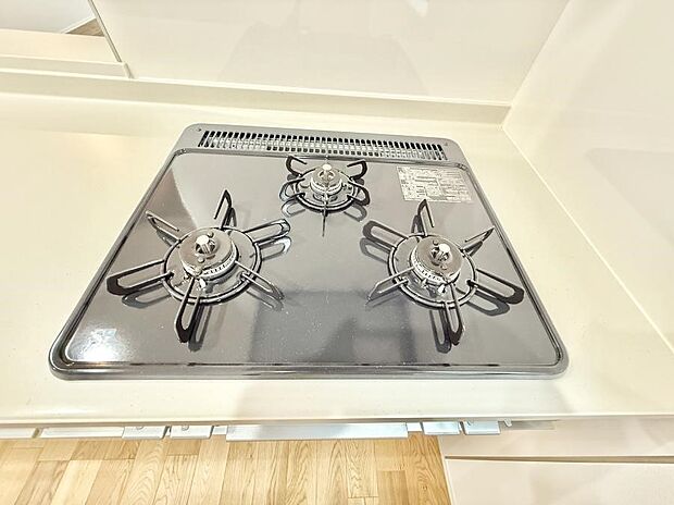 【3口ガスコンロ】■一度に多くの料理ができ便利で効率的