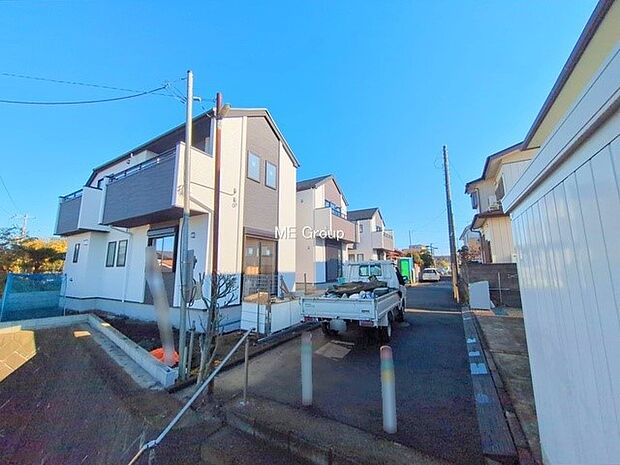 【前面道路含む現地写真】■新しい住まい、街の新しい風景