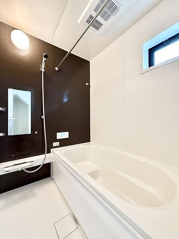 【浴室】■一日の疲れを癒す、心落ち着く空間です