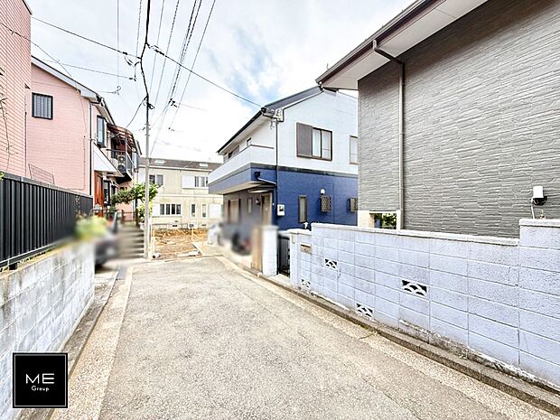 【前面道路含む現地写真】■家族とのお出かけが楽しくなる環境です