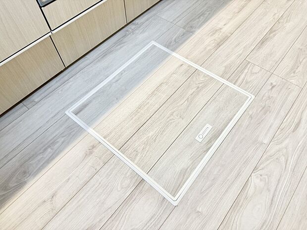 【床下収納】■隠れた収納スペースで家全体がスッキリ