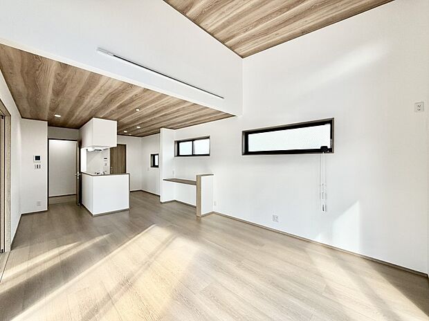 【リビング】■くつろぎと笑顔が集まる、心温まるリビング