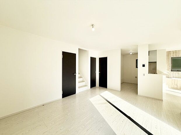 【ダイニング】■家族の笑顔があふれる、くつろぎの空間