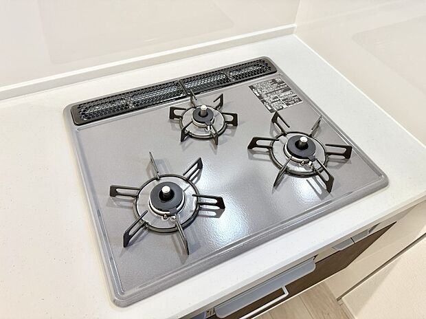【3口ガスコンロ】■一度に多くの料理ができ便利で効率的