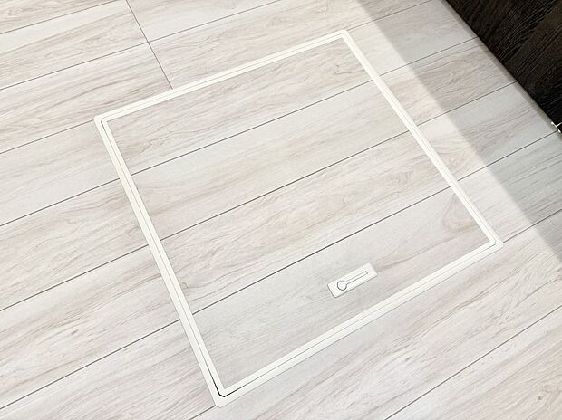 【床下収納】■隠れた収納スペースで家全体がスッキリ