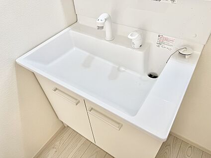 ハンドシャワー付洗面台