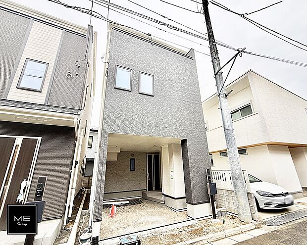 【現地外観写真】■暮らしを彩る充実した設備仕様が備わった住まい