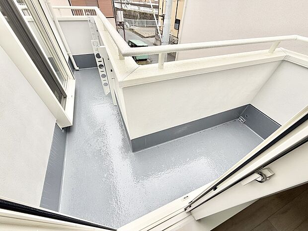 【バルコニー】■ 空を眺めながら、ほっと一息つける特別な空間