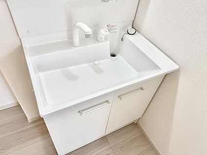 ハンドシャワー付洗面台