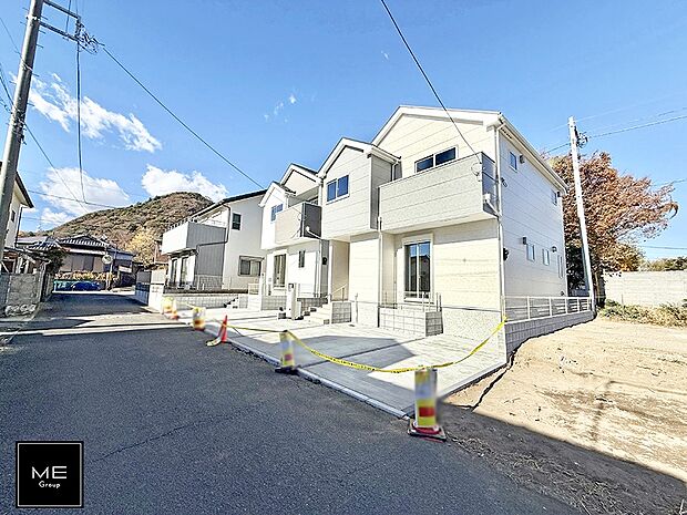 【現地外観写真】■暮らしを彩る充実した設備仕様が備わった住まい