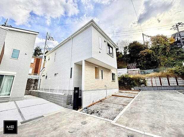 【バルコニー】■ 朝のコーヒーや夜の星空を楽しむ、癒しの場所