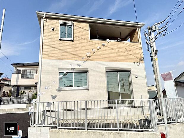 【現地外観写真】■暮らしを彩る充実した設備仕様が備わった住まい