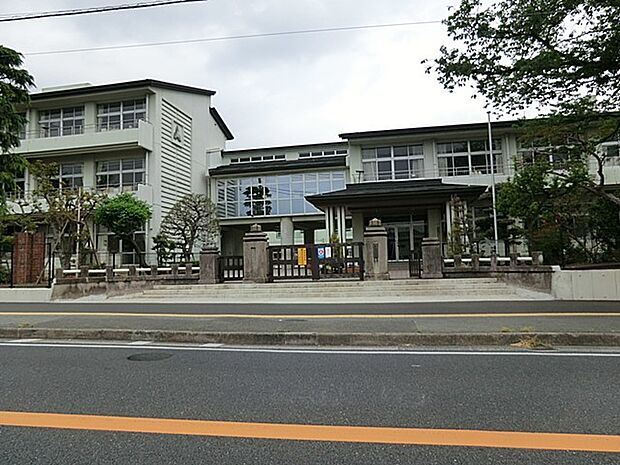秦野市立本町小学校(約1,200m・徒歩15分)