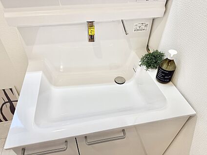 ハンドシャワー付洗面台