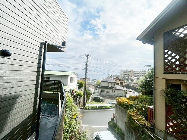 【現地外観写真】■暮らしを豊かにする充実した仕様設備で快適に