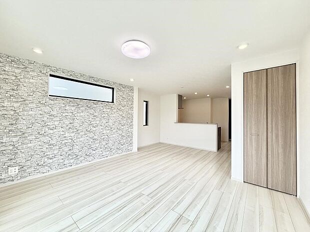 【リビング】■くつろぎと笑顔が集まる、心温まるリビング