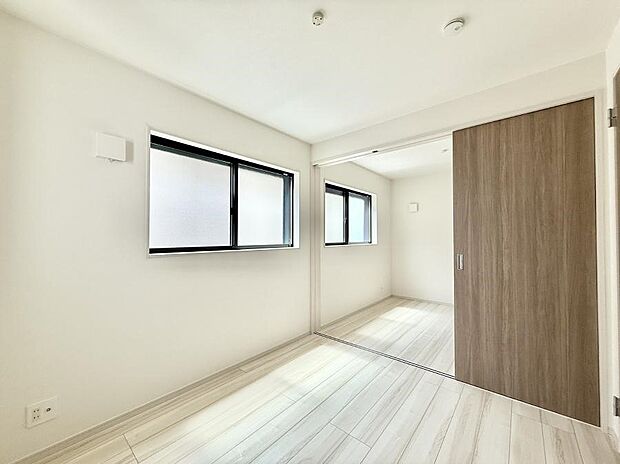 【リビング以外の居室】■シンプルで使いやすい空間がスッキリ感じられます