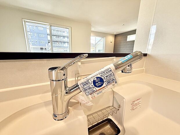 【浄水器】■不純物をしっかり除去して安心して飲めます