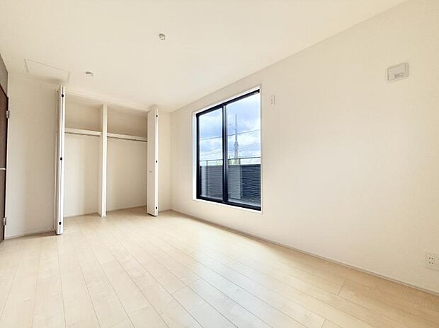 【リビング以外の居室】■清潔感あふれるお部屋で毎日を快適に過ごせます