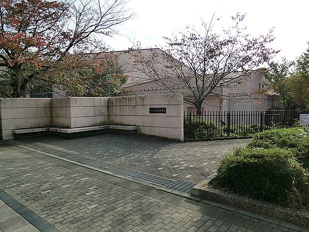 横浜市立中川西中学校(約1,800m・徒歩23分)