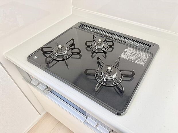 【3口ガスコンロ】■複数の鍋が同時に使えますね