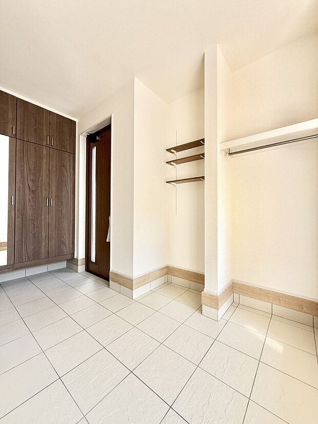 【玄関】■ ここから始まる一日、すっきり整った玄関