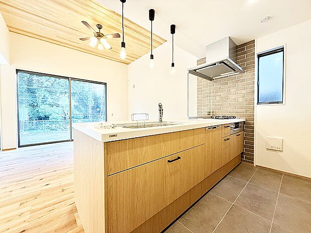 【ダイニングキッチン】■キレイに片付く、使いやすいキッチン