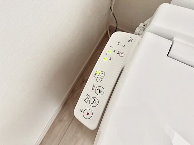 【シャワートイレ】■便座の温かさと洗浄機能で快適に