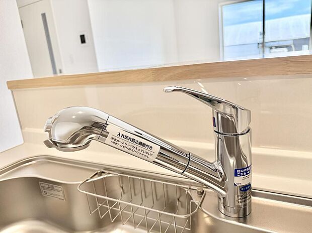 【浄水器】■不純物をしっかり除去して安心して飲めます