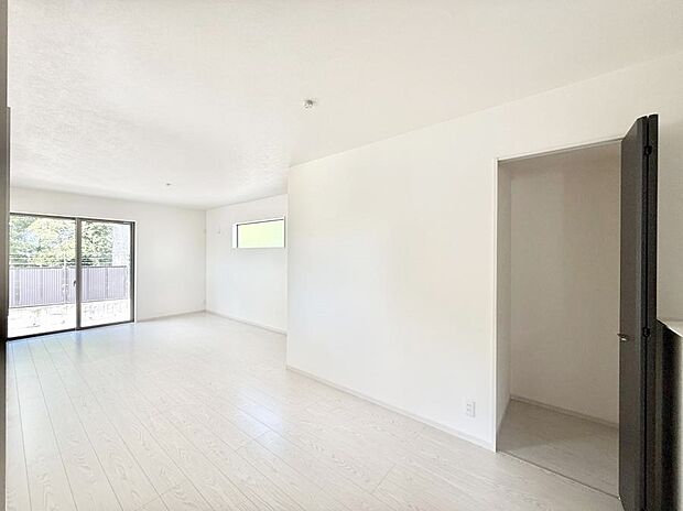 【ダイニング】■家族の笑顔があふれる、くつろぎの空間