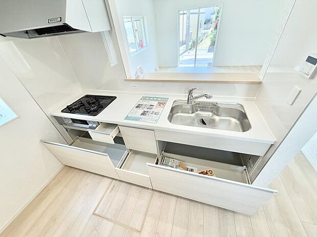 【キッチン】■シンプルで機能的、毎日使いやすいキッチン