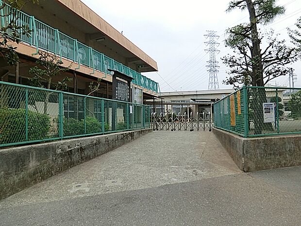 秦野市立西幼稚園(約400m・徒歩5分)