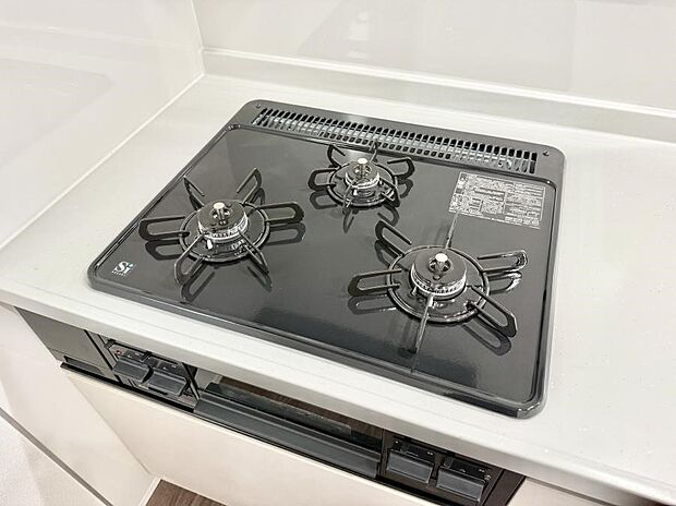 【3口ガスコンロ】■複数の鍋が同時に使えますね