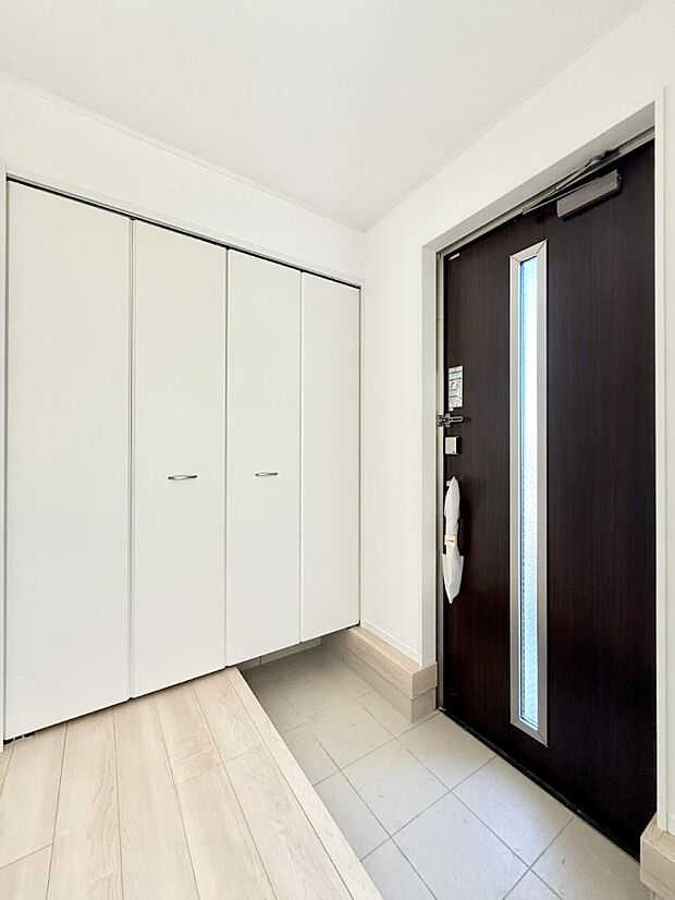 【玄関】■ ここから始まる一日、すっきり整った玄関