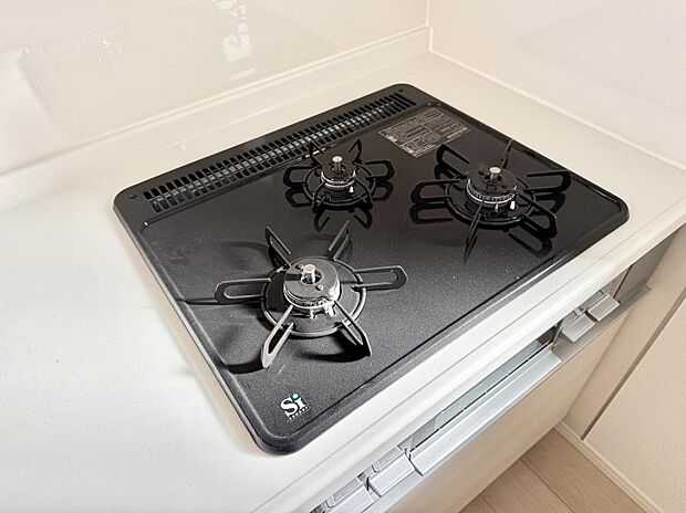 【3口ガスコンロ】■一度に多くの料理ができ便利で効率的