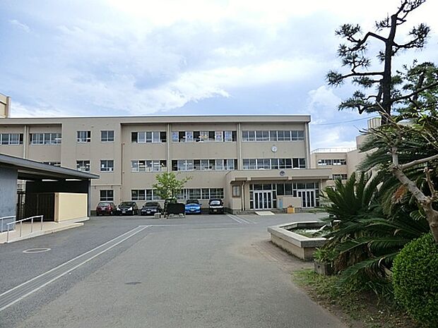 茅ヶ崎市立第一中学校（約500m・徒歩7分）