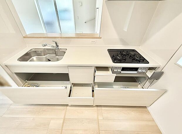 【キッチン】■家族の絆を深める、温もりのあるキッチン