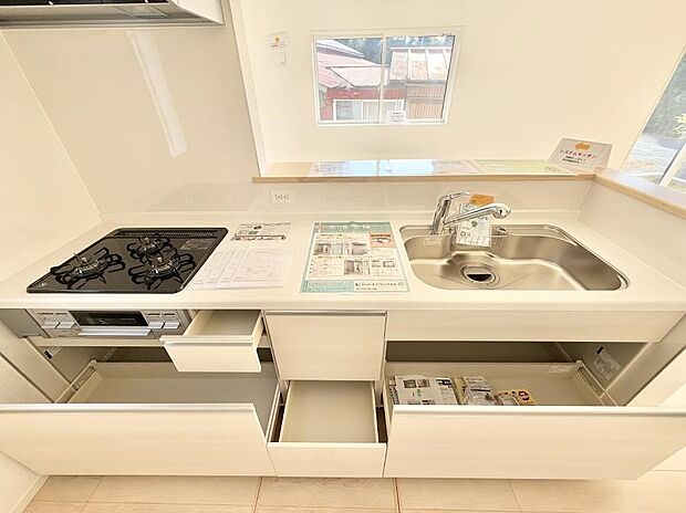 【キッチン】■シンプルで機能的、毎日使いやすいキッチン