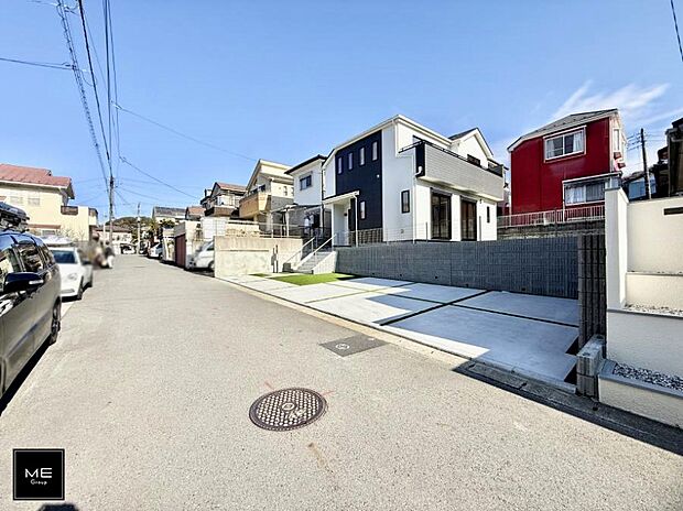 【前面道路含む現地写真】■家族とのお出かけが楽しくなる環境です