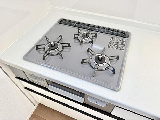 【3口ガスコンロ】■一度に多くの料理ができ便利で効率的