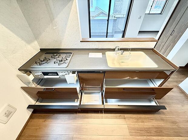 【キッチン】■家族の絆を深める、温もりのあるキッチン