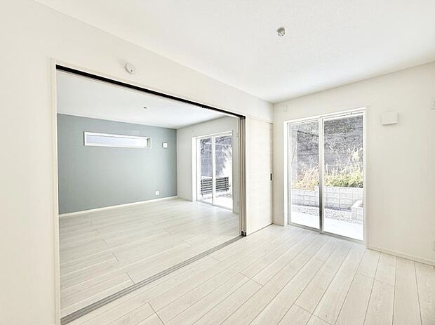 【洋室】■心地よい雰囲気が漂う落ち着いた空間