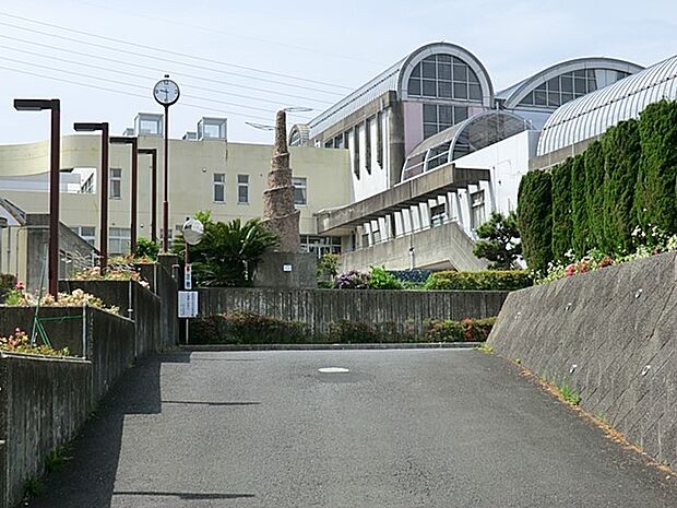 逗子市立沼間中学校(約1,600m・徒歩20分)