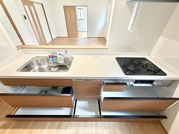 【キッチン】■家族の絆を深める、温もりのあるキッチン